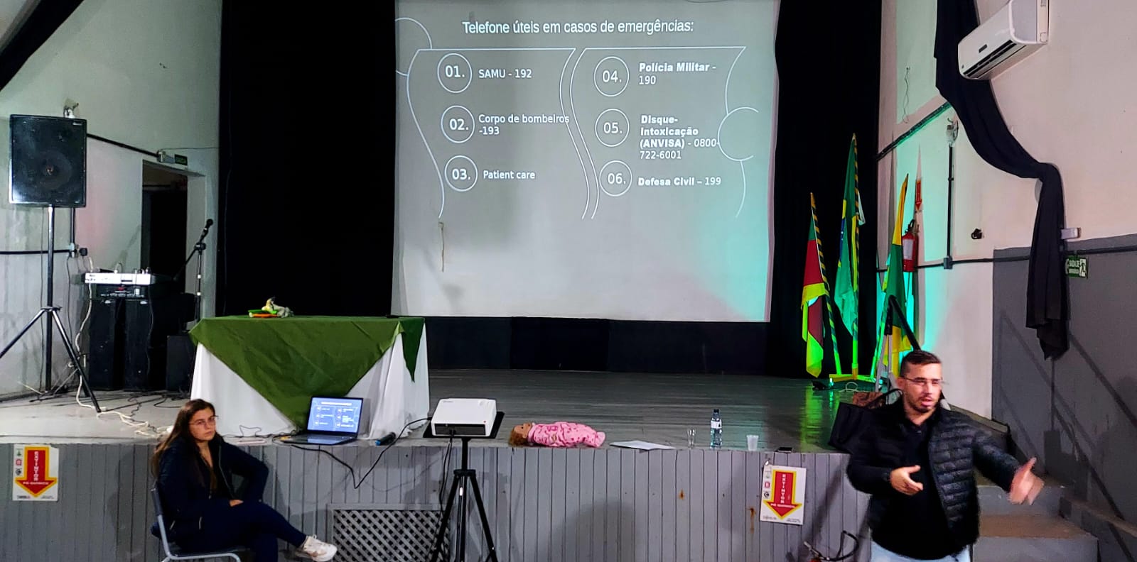 Profissionais de Educação Infantil recebem orientações sobre primeiros socorros